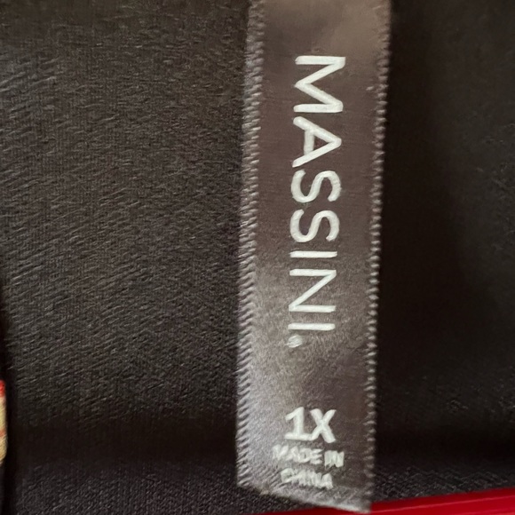 Massini Women’s Black Floral Blouse - Picture 6 of 8